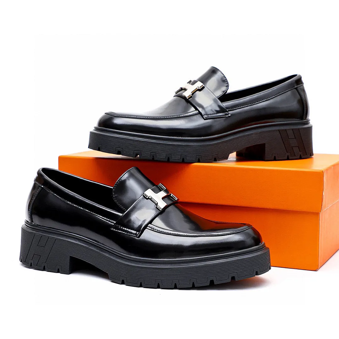 Men's shoes 💰680 💐[HERMES] popular men's shoes counter original items! The world's top brands...Luxury quality...//Fashion and high-end footwear 👍💪🏻...give you a low-key luxury comfort experience👍. The upper is made of pure Italian imported original open-edge beaded cowhide. Sweat-absorbent cowhide leather lining. Comfortable and breathable. The original rubber-plastic flower foam light outsole is high-end and classy. Luxurious and noble!! .. OEM factory shipment [Hug] stall.. Original plate. Welcome to taste..39-45 (38.45.46🉑️Customized)